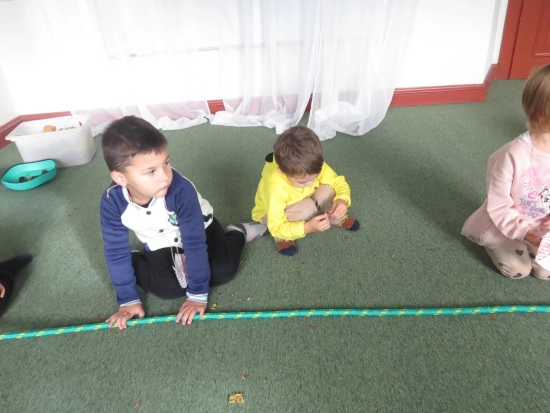 Rybki, zajęcia edukacyjne w Bibliotece Miejskiej, 28.10.2025